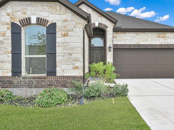 3rd image of 20876 Sheffield Park Drive