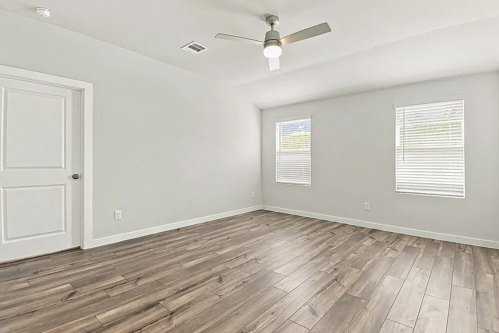 4 bed, 2.0 bath, 1607 sqft, $2,240 — Photo 3