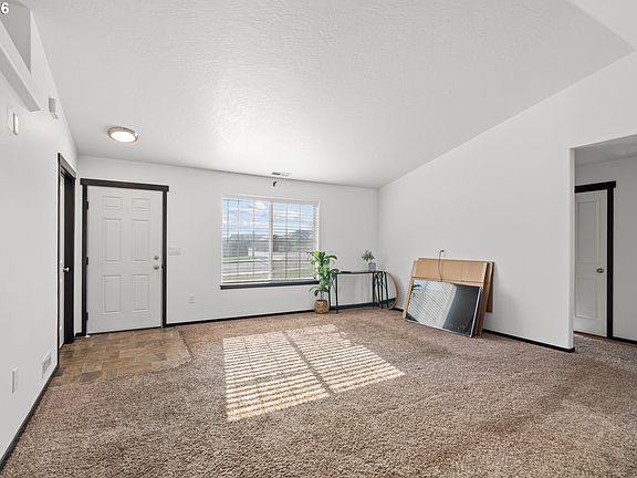 5th image of 2734 Curlew St