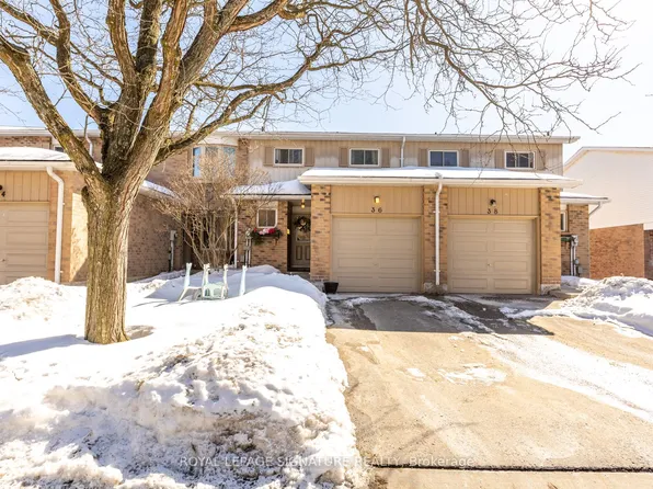 700 Harmony Rd N, Oshawa, ON