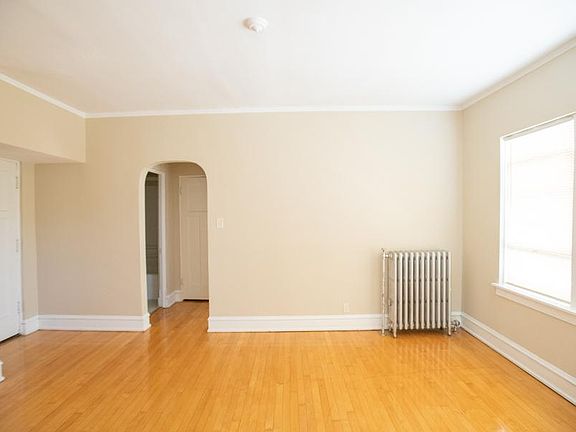 5th image of 1720 E Newton Ave #13