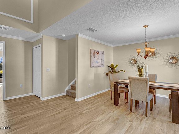 3rd image of 2150 Canopy Dr