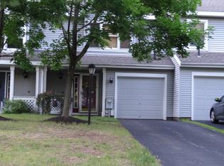11 Washington Ln, Halfmoon, NY 12065