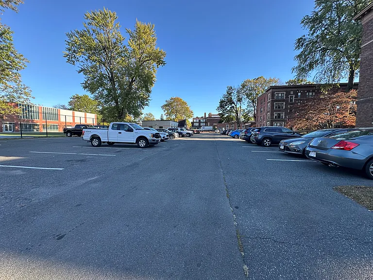 Elm Street Apartments — Photo 3