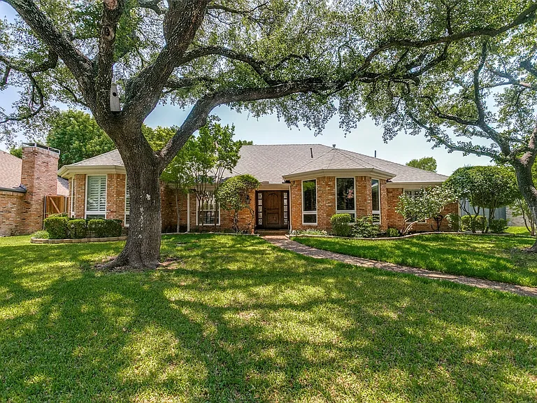 6010 Yellow Rock Trl — Photo 1
