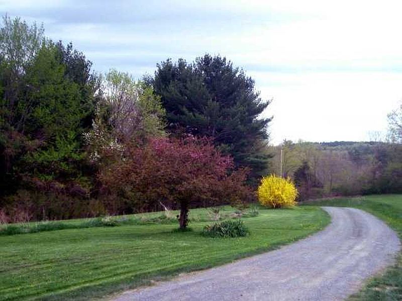 2nd image of 617 PLATTEKILL Road