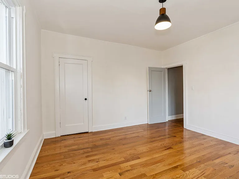 41-43 Poe Ave — Photo 15