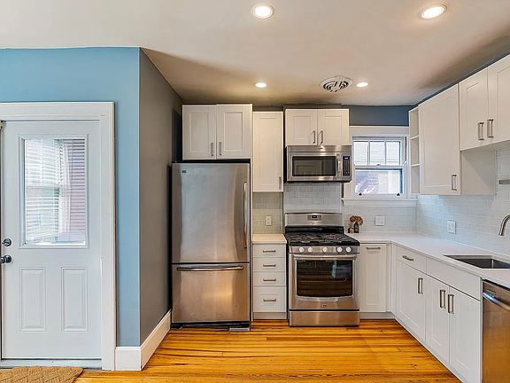 4th image of 3624-3626 Stettinius Ave #2
