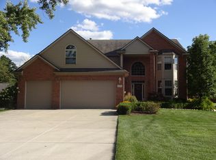 271 Habrand Dr, Troy, MI 48098