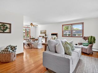 99 Fairlane Dr, Wethersfield, CT 06109