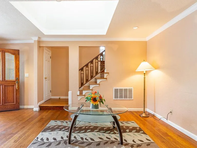 515 Flynn Ave — Photo 3