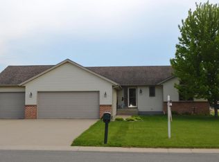 255 6th Ave SE, Plainview, MN 55964