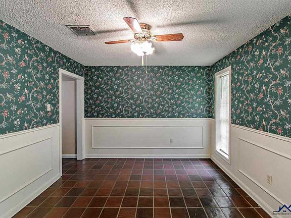 5th image of 102 E Garden Dr