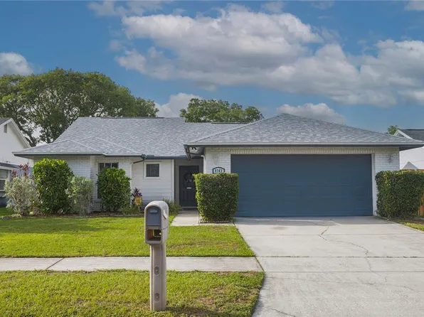8743 HAMPDEN DRIVE, TAMPA, FL 33626