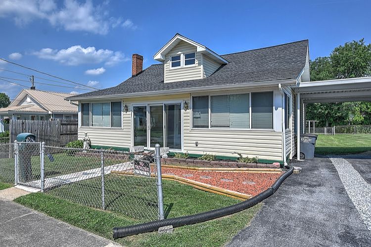 1st image of 1551 Fuller St