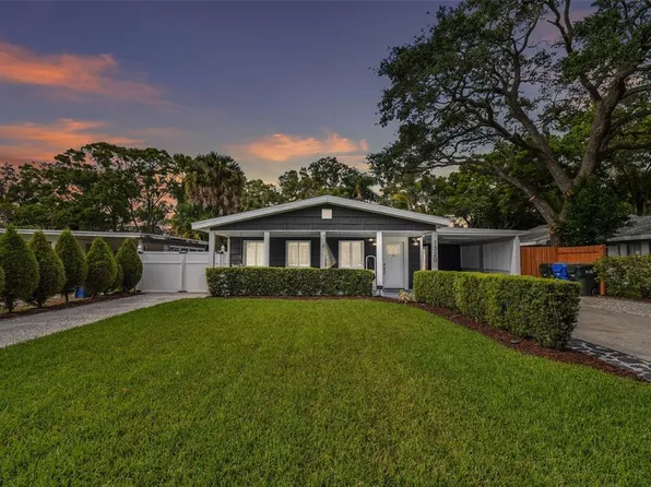 1320 Pine Ave NW, Largo, FL 33770