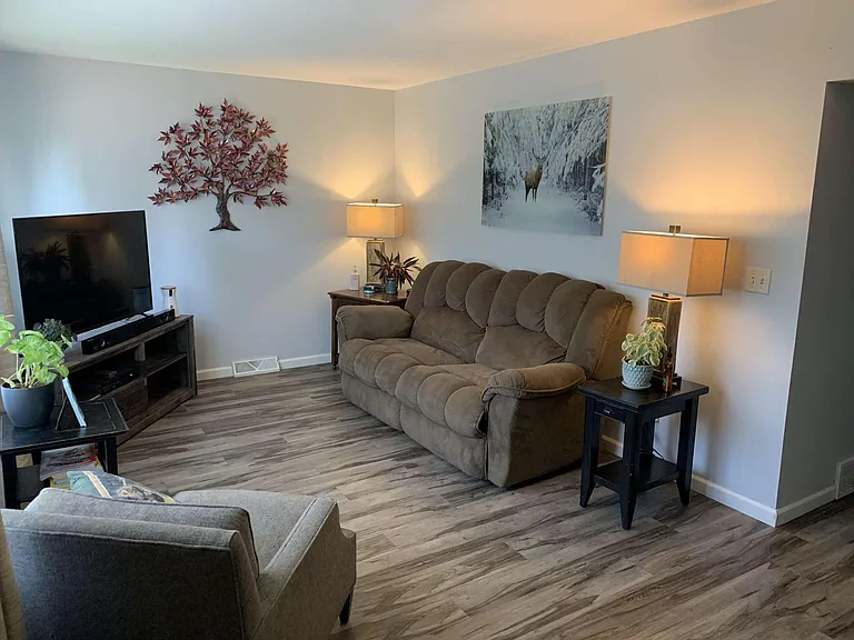 3615 Hamilton Ave — Photo 3