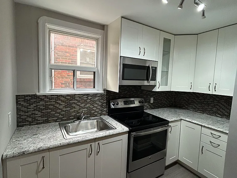 394 Whitmore Ave #MAIN — Photo 9
