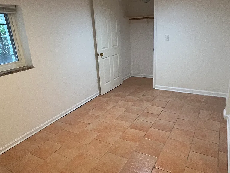3029 N Haussen Ct — Photo 7