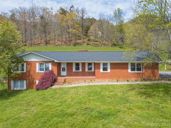 17 Boyd Cove Rd, Leicester, NC 28748