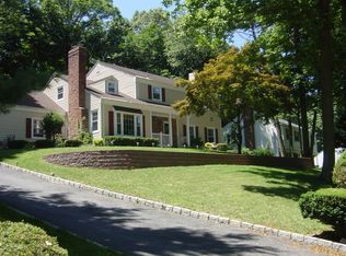 10 Colonial Ct, Monroe Township, NJ 08831