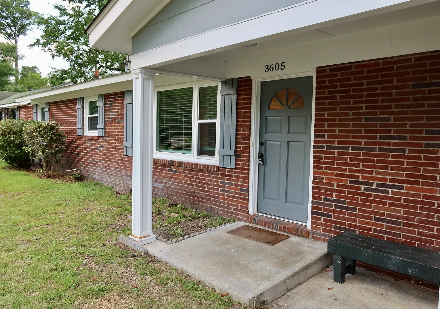 3 bed, 1369 sqft, $2,200 — Photo 3