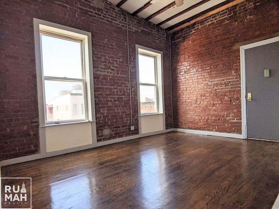 1st image of 305 Hart St #10