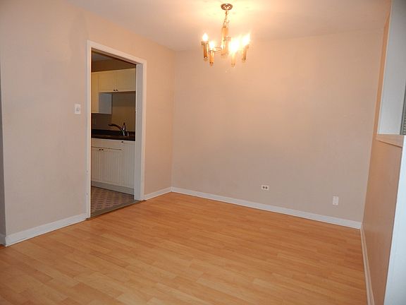 3rd image of 520 Hill Dr APT 201