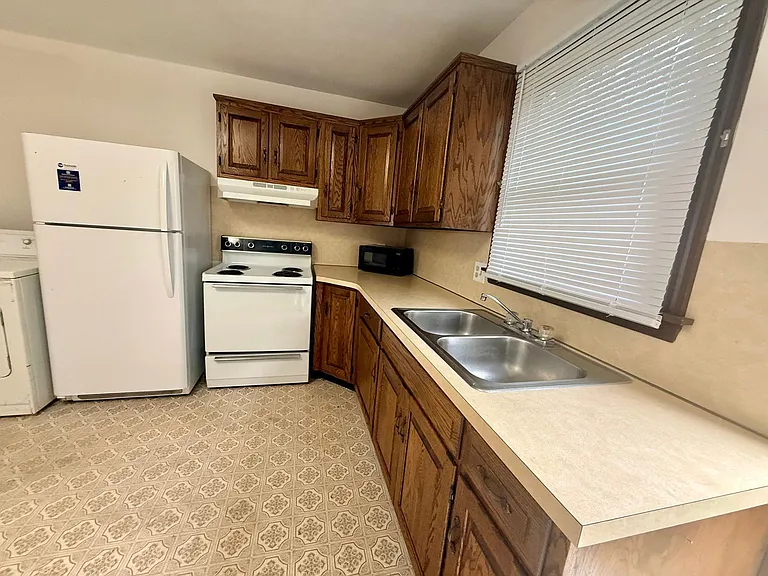 239 N Plum St #5 — Photo 5