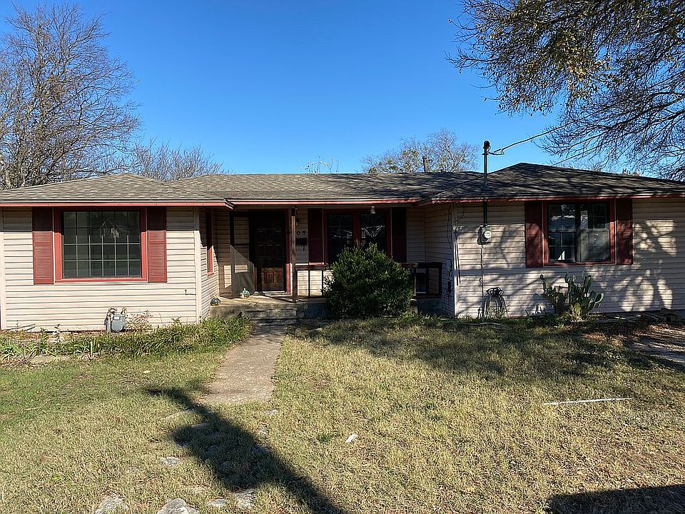 1st image of 205 E Pecan St