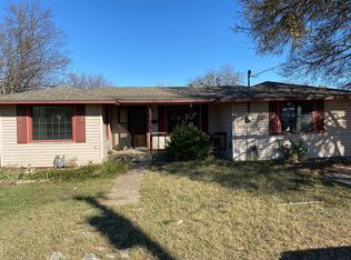 205 E Pecan St, West, TX 76691