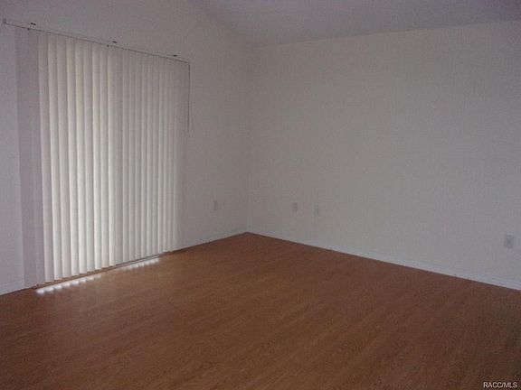 4th image of 4884 NE 122nd Ave