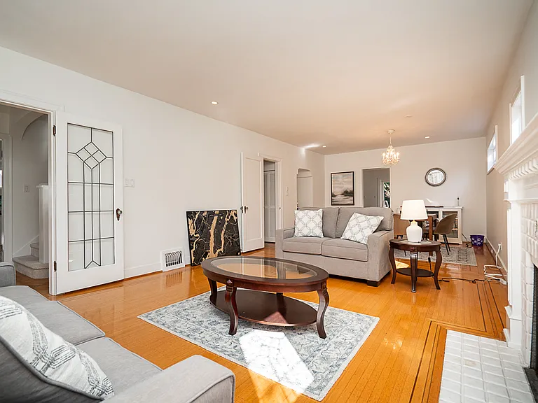 5626 Highbury St — Photo 4