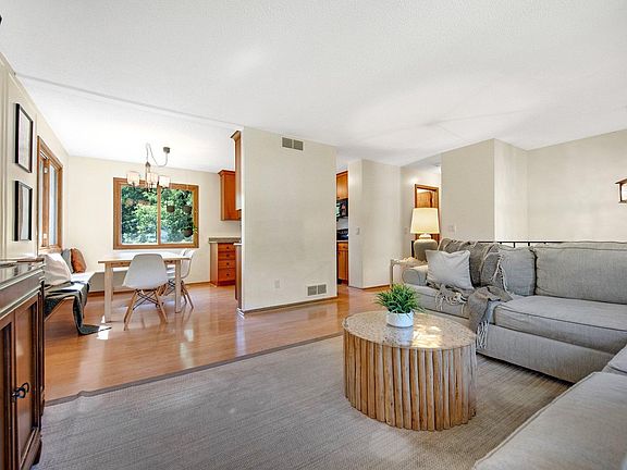 4th image of 14025 Carmody Dr