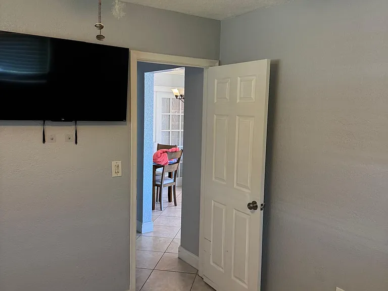 8310 NW 24th Pl — Photo 11