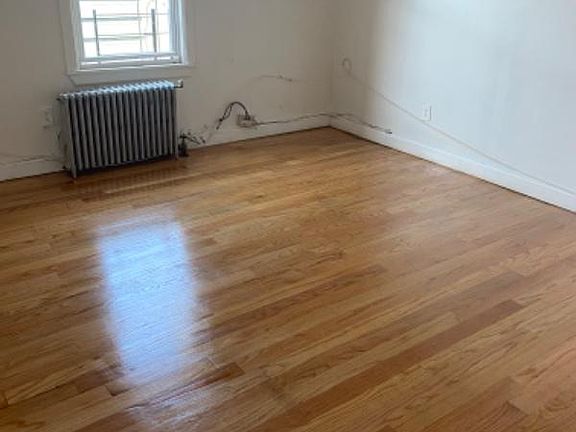 4th image of 43 Caroline Ave Floor 3