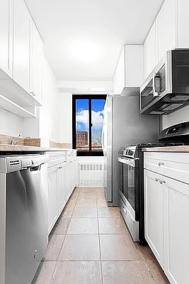 5th image of 2186 5th Ave APT 8C