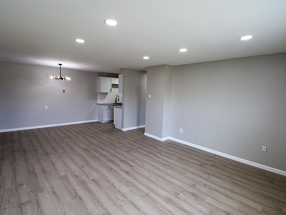 4th image of 2614 Lovington Dr APT 6