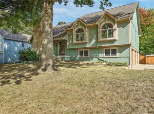 4057 SW Leeward Dr, Lees Summit, MO 64082