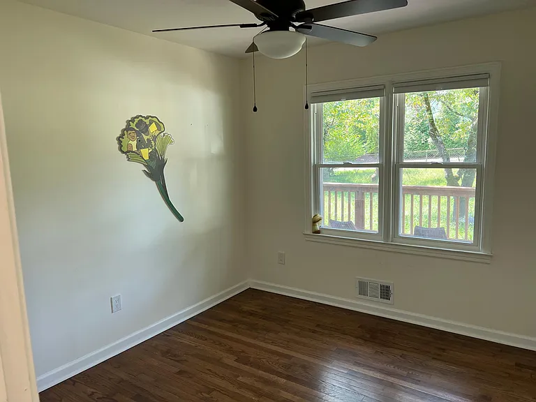 2932 Pineview St — Photo 10