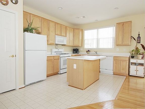 Sunny kitchen