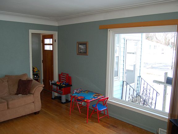 5th image of 520 Maethy St SE