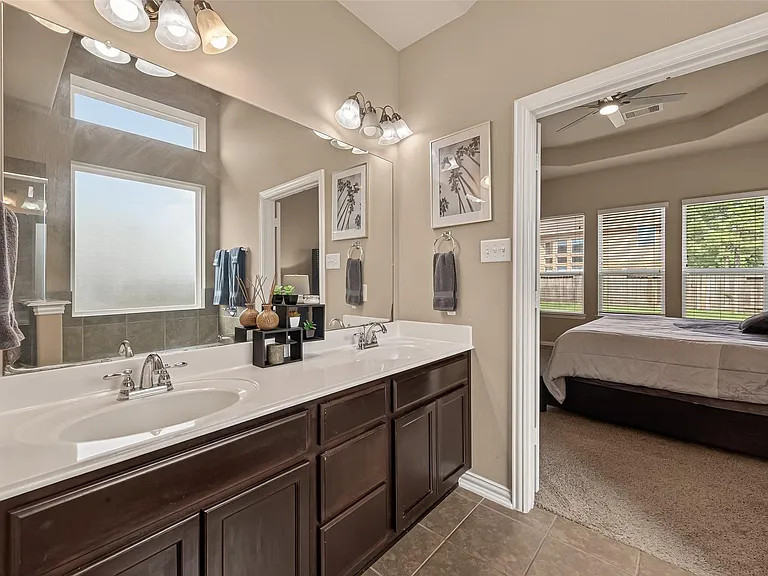 4502 Mallory Creek Dr — Photo 17