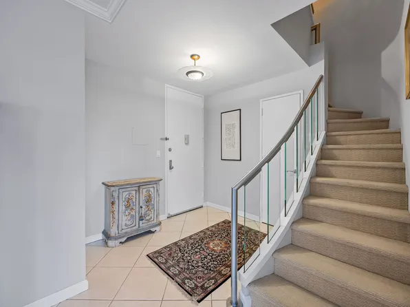 200 East 61st Street image 9 of 17