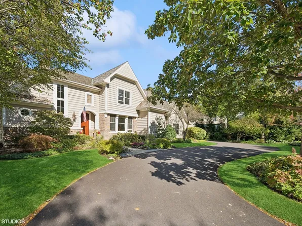 2326 Iroquois Rd, Wilmette, IL 60091