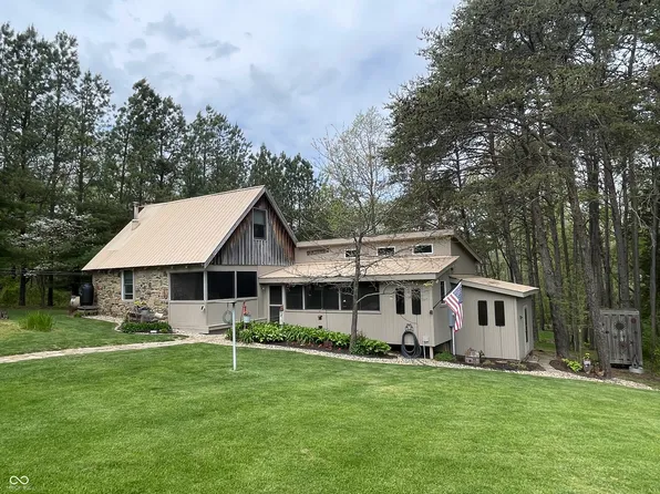 6330 S Poplar Grove Rd, Columbus, IN 47201