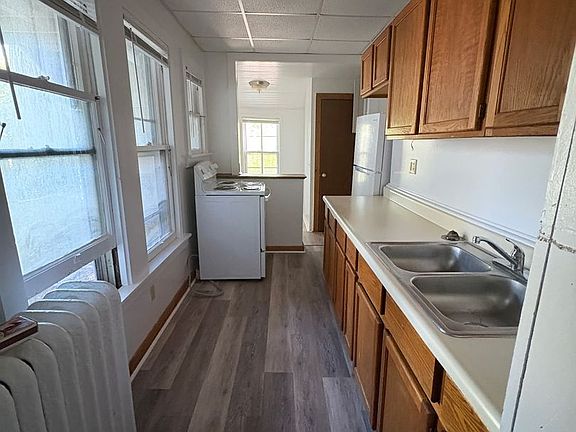 2nd image of 315 W Cross St #1