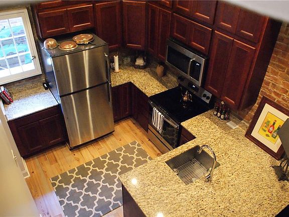 4th image of 528 Royal St APT 3