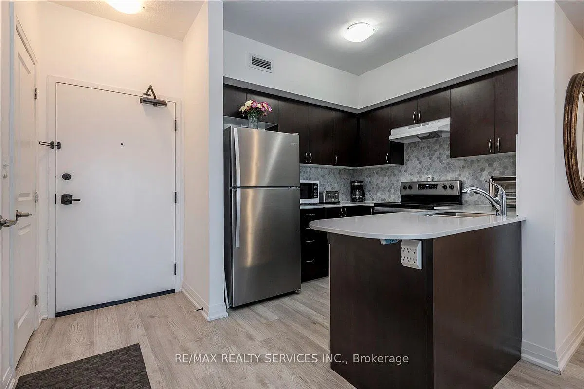2 bed, $2,200 — Photo 3