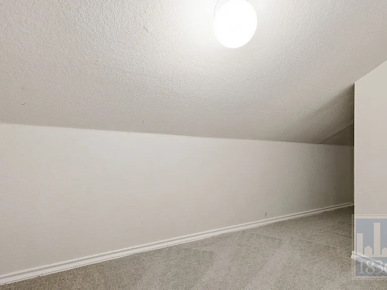 2217 Speidel Dr — Photo 22